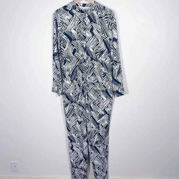 Trina Turk Size 2 Geometric Long Sleeve Woodblock  White Navy Casual Jumpsuit - Picture 3 of 15